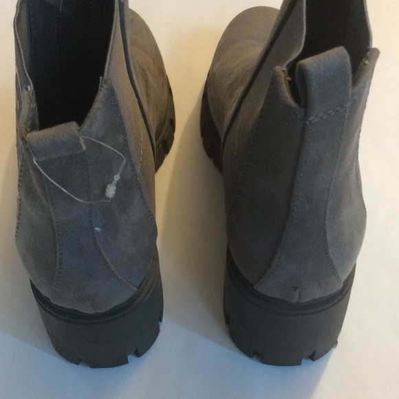 Guess Grey Logo Boots Size 8 New - Picture 3 of 6